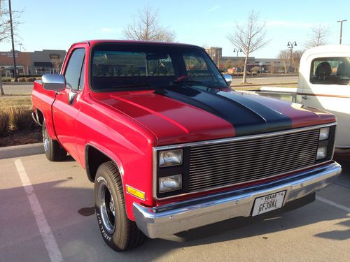 Beautiful 1984 chevrolet c-10 silverado    no reserve