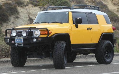 2007 toyota fj cruiser 4x4 : pro comp stage 2 lift, arb steel, leather, nav