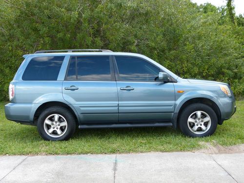 No reserve, blue, suv, family, two owner, spacious, safe, head airbags