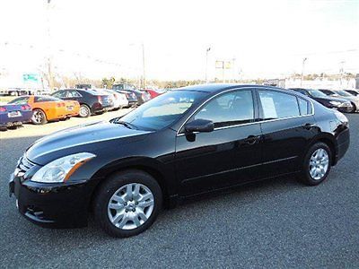 2.5s sedan only 30,000 miles 1owner non smoker no accidents clean carfax!