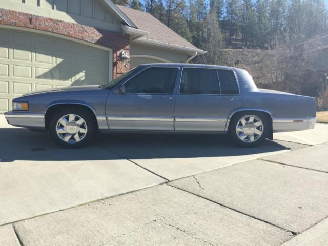 Cadillac deville base sedan