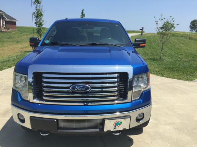 Ford f-150 xlt crew cab pickup 4-door