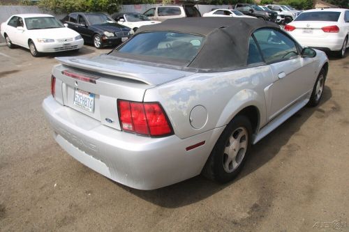 2000 ford mustang