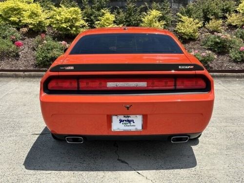 2008 dodge challenger srt8