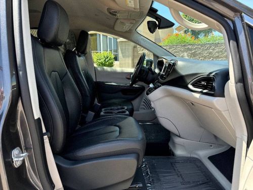 2018 chrysler pacifica touring l 4dr mini van