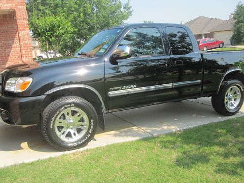 * 2005 toyota tundra ext-cab v6 / excellent condition *