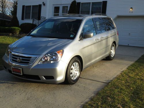 2010 honda odyssey fully loaded!!! one owner!!