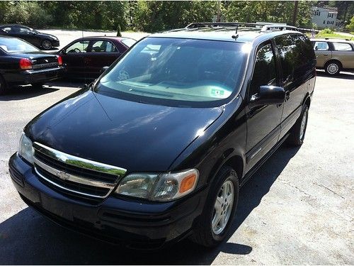 2003 venture awd, warner bros edition, all options black on gray leather/cloth