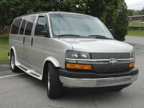 All wheel drive,  2006 chevy express  &#034;santa fe&#034; edition conversion van