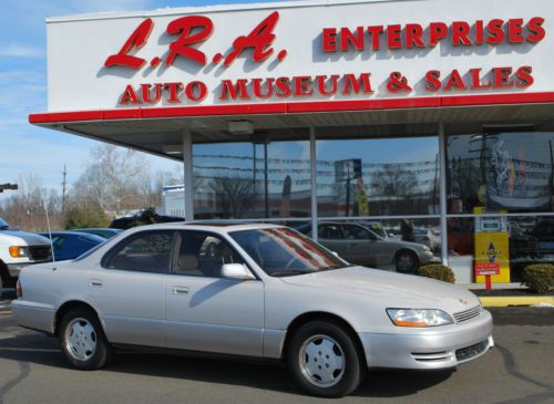 Lexus es 300 only 90k runs and looks great, no reserve