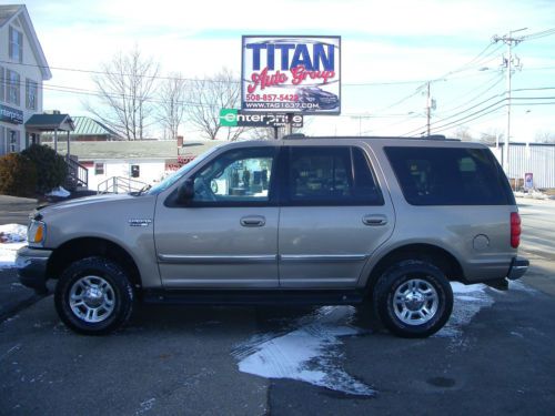 2002 ford expedition xlt sport utility 4-door 4.6l extra clean low mileage