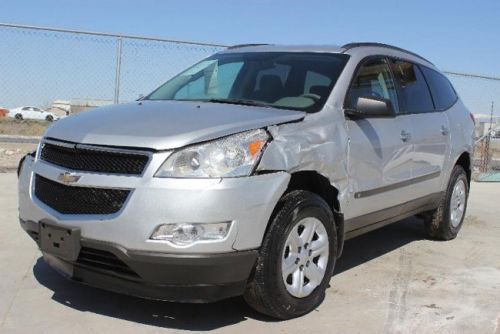 2010 chevrolet traverse ls awd damaged salvage rebuilder runs!! wont last l@@k!