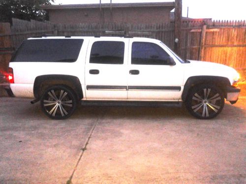 2002 chevrolet suburban 1500 w/ 24inch black &amp; alloy rims 4-door 5.3l