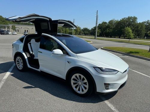 2020 tesla model x long range plus, 3rd row, autopilot, excellent!!!