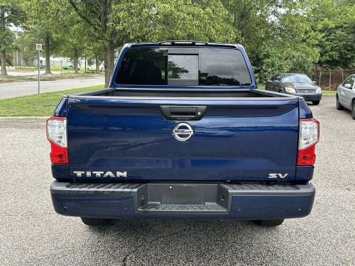 2022 nissan titan sv