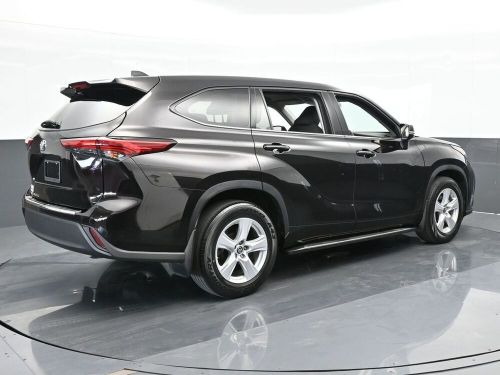 2022 toyota highlander l