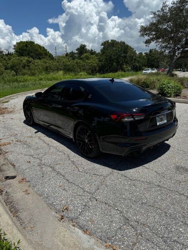 2021 maserati ghibli trofeo