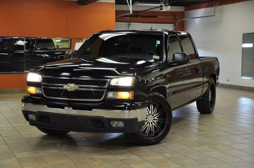 Black 4x4 5.3l v8 crew gray leather 6disc bose lifted chrome wheels