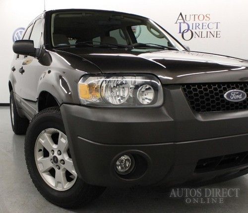 We finance 06 xlt fwd sunroof cd changer low miles roof rack v6 keyless entry