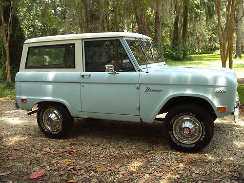 1969 ford bronco 302ci, 3 speed standard transmission, 4x4