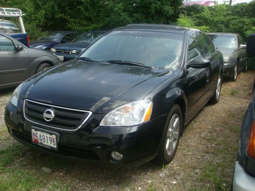 Nissan 2002 altima black 4 door s