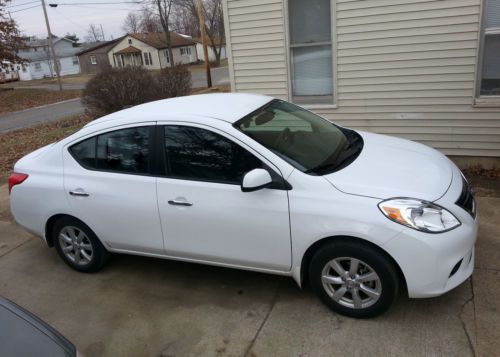 2012 nissan versa sl - ga$ saver - florida car-very clean-one owner-full options