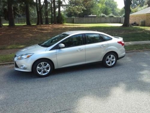 2012 ford focus se sedan 4-door 2.0l