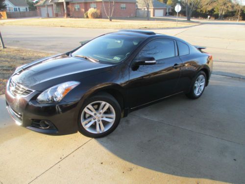 2013 nissan altima 2 door s coupe  only 8,742 miles black, factory warranty