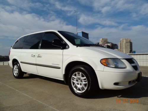 Beautiful 2001 dodge grand caravan extra clean runs great clean title