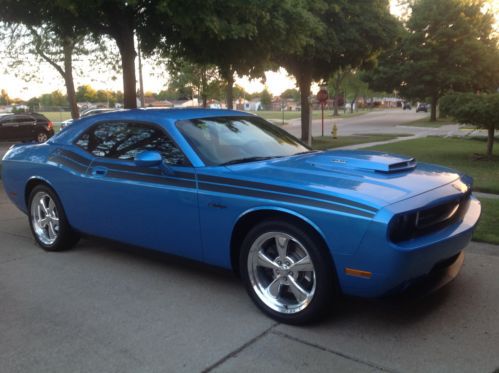 2010 dodge challenger classic b5 blue low 6,900 miles