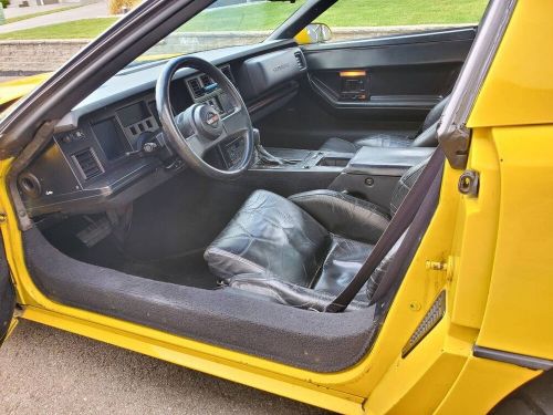 1988 chevrolet corvette 2dr hatchback