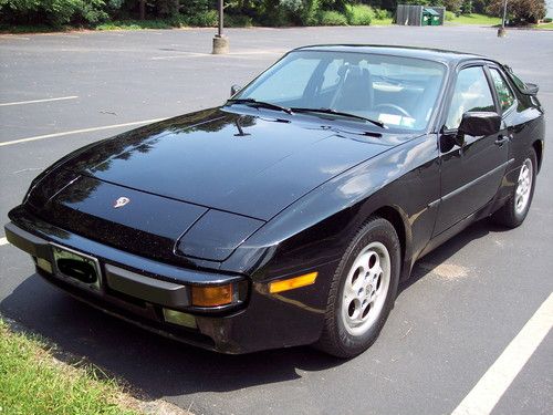 Porsche 944