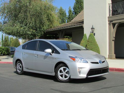 2012 toyota prius iv hybrid heated leather navigation bluetooth rear camera wow!