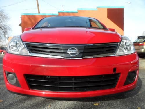 2010 nissan versa hatchback s