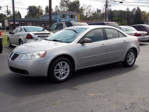 2006 pontiac g6 very clean!!