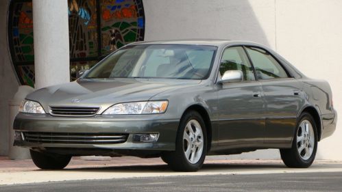 2001 lexus es300 luxury sedan with just 66,000 florida miles selling no reserve