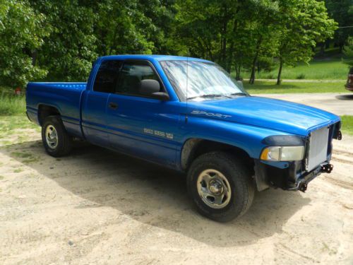 2001 dodge ram 1500 pick-up 2 wheel drive, clean, 5.9 liter, repairable