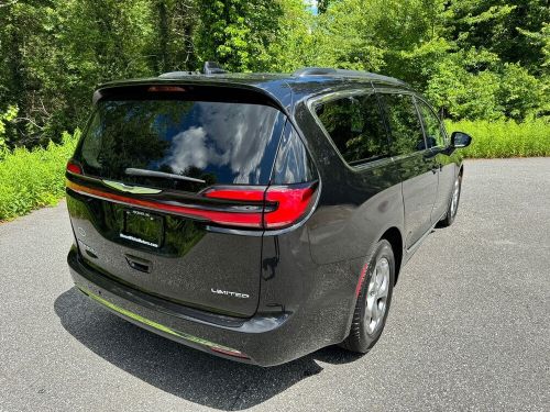 2022 chrysler pacifica limited