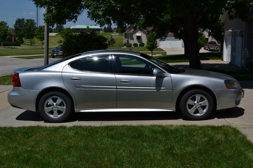 2008 pontiac grand prix base sedan 4-door 3.8l