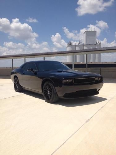 2013 dodge challenger sxt coupe 2-door 3.6l