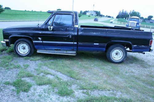 1981 gmc / chevy  1500 1/2ton truck