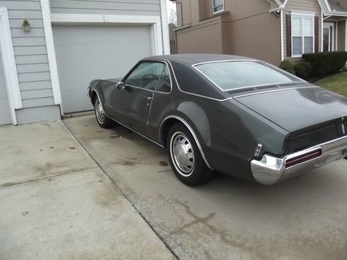 1968 oldsmobile toronado base 7.5l