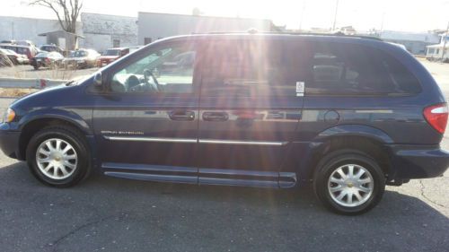 2006 chrysler town &amp; country touring wheelchair handicap van