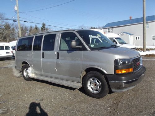 2006 gmc savana 1500 van 8-12 passenger van double side door  94k miles