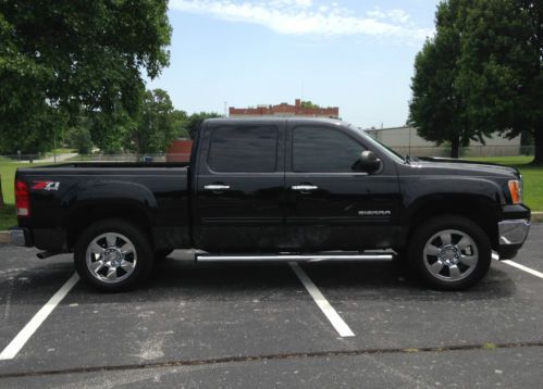 2011 gmc sle / 5.3 l / leather / 20&#039;s / rhino / black on black / 55k miles