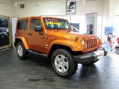 Sahara convertible 3.8l cd 4x4 3.8l smpi v6 engine  (std) mango tango pearl a/c