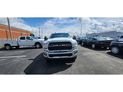 2024 ram 2500 ram 2500 tradesman crew cab 4x4 8&#039; box