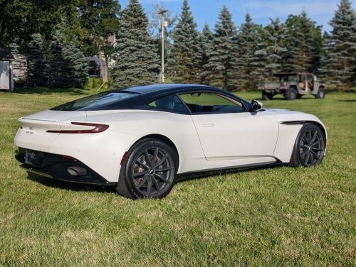 2019 aston martin db11 amr