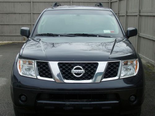 Nissan pathfinder 2005, 66.7mi, black,suv,4x4 opt, auto ,mint condition,loaded