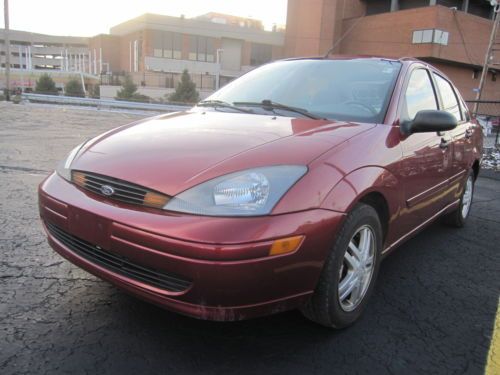 03 04 ford focus se , 4door , automatic, sunroof, gas saver , runs good !!